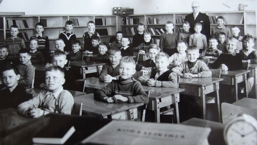 Opettaja Siltasen luokka 1953-54. 